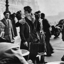 fotografía blanco y negro 'beso'
